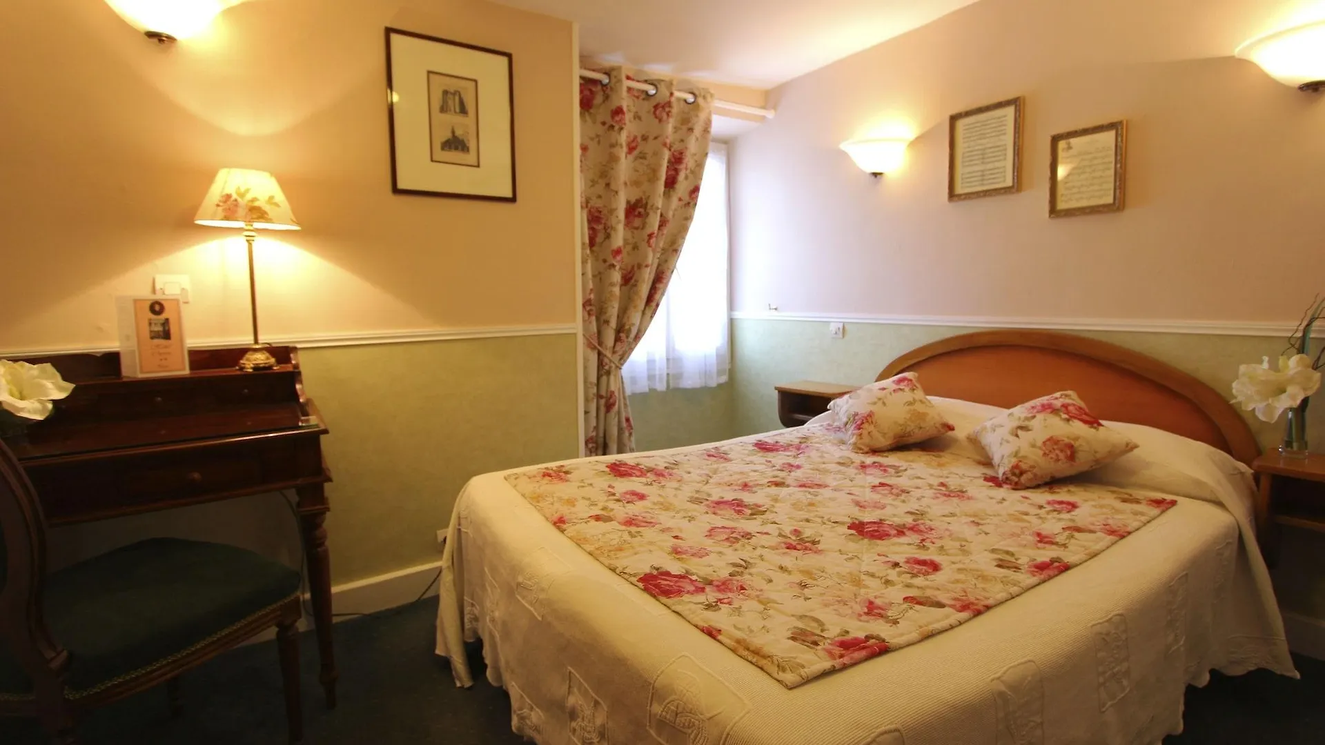 Hotel Chopin 2*