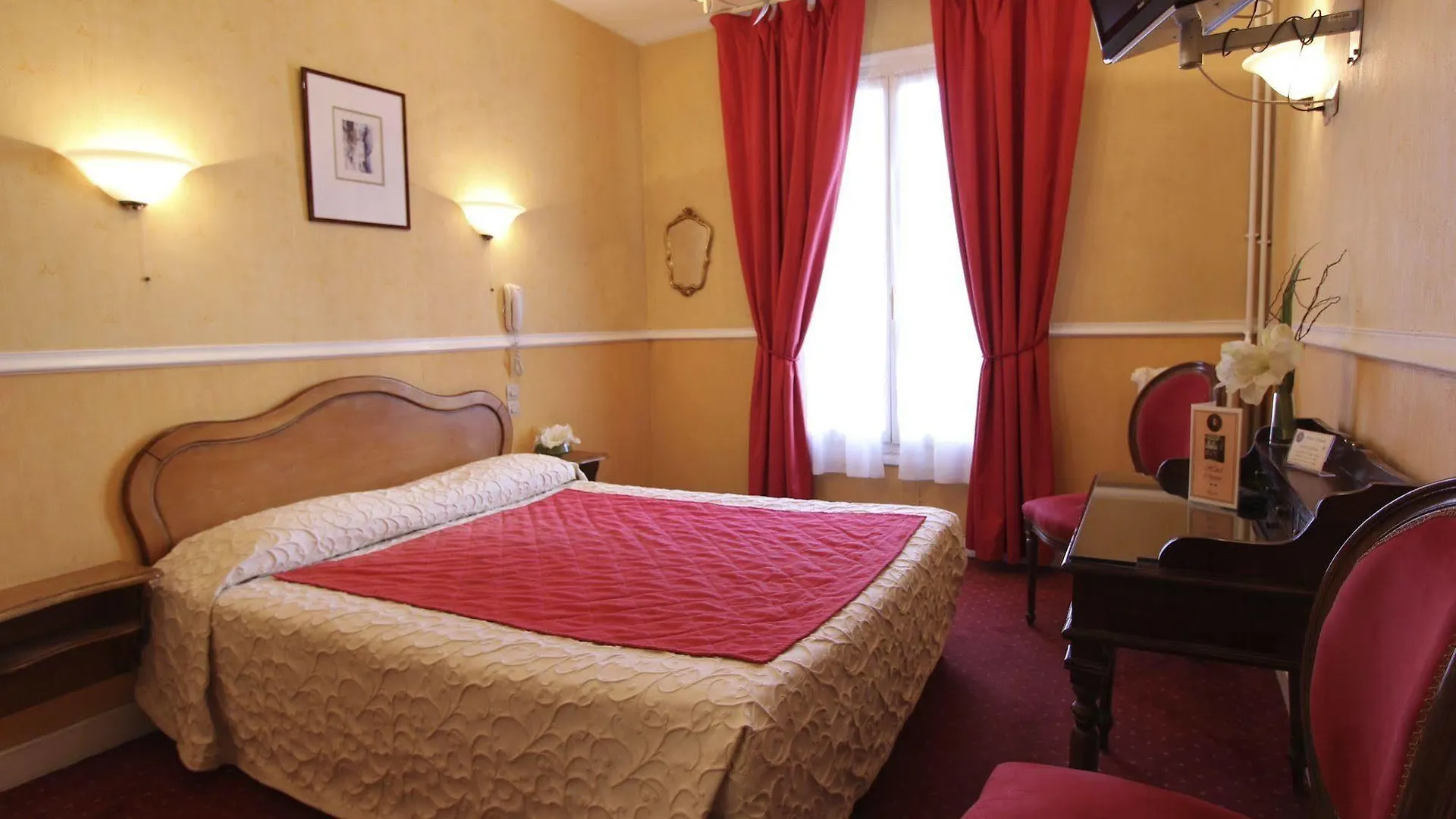 Hotel Chopin 2*